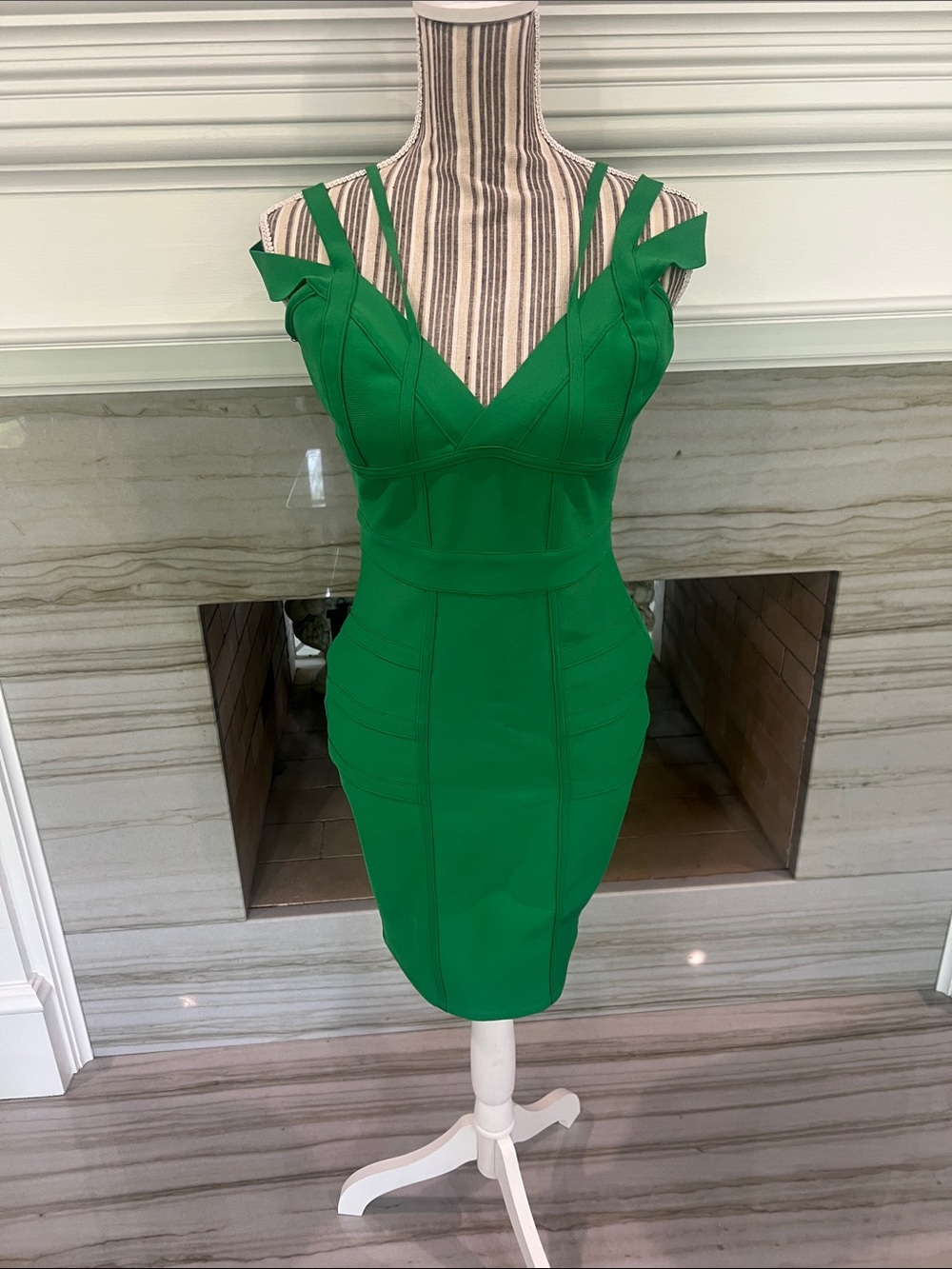 Green Structured V-Neck Bodycon Dress